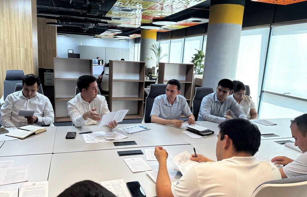A meeting of experts took place. 