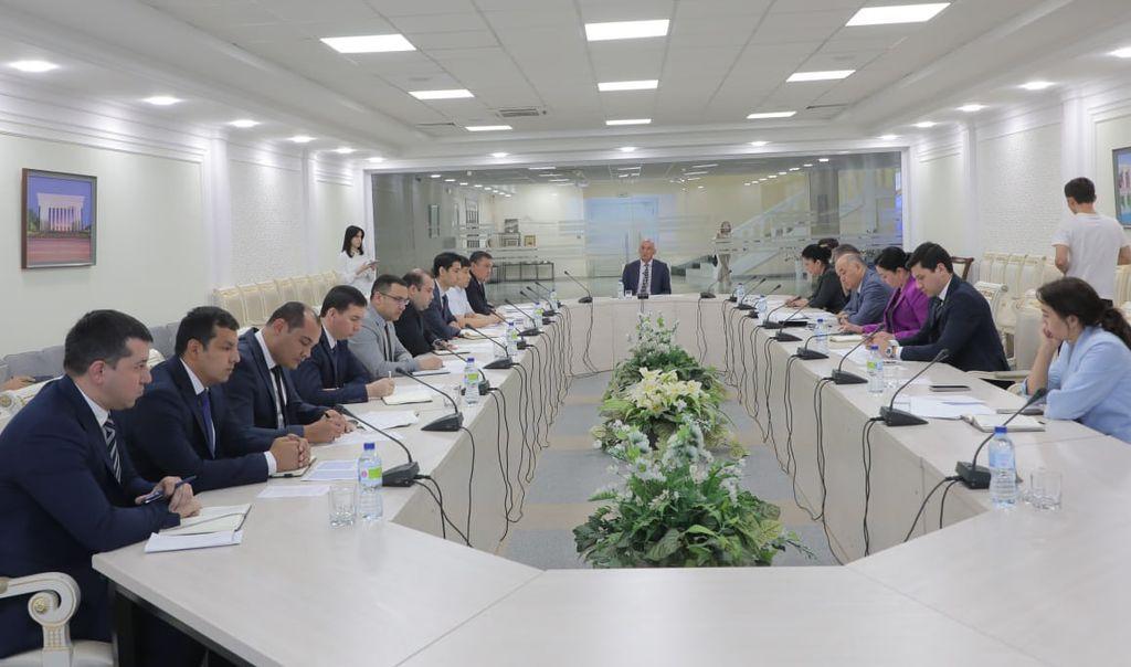 “Raqamli O‘zbekiston — 2030” strategiyasi doirasidagi ishlar muhokama qilindi