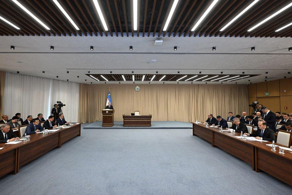 Endilikda vazirlar va tarmoq rahbarlarining raqamlashtirishga mas’ul o‘rinbosarlari bir vaqtning o‘zida sohada sun’iy intellektni rivojlantirishga ham javobgar bo‘lishi belgilandi.